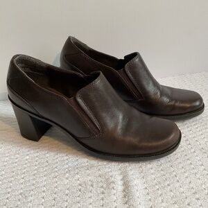Bass Galaxy Women’s Brown Leather Heel Shoe Size 7.5M